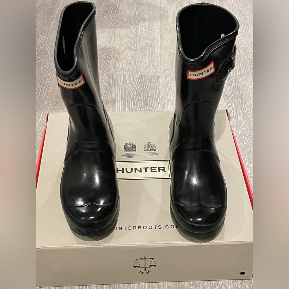 Hunter Boots- Size 7-Comes with boot socks